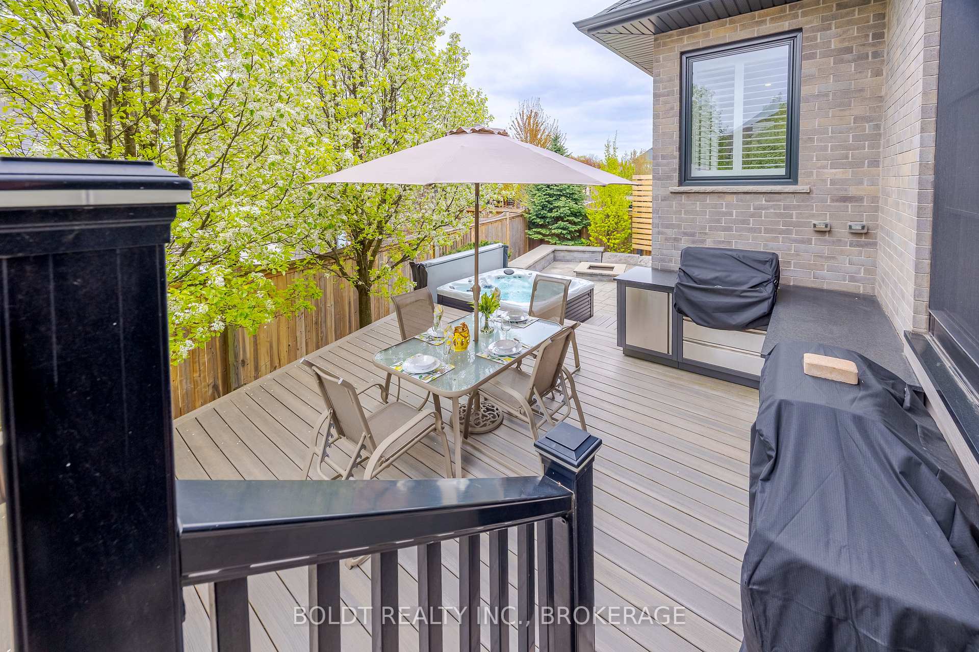 Photo 32 of 22 Joyce Crescent, Pelham, Fonthill — HOMEH