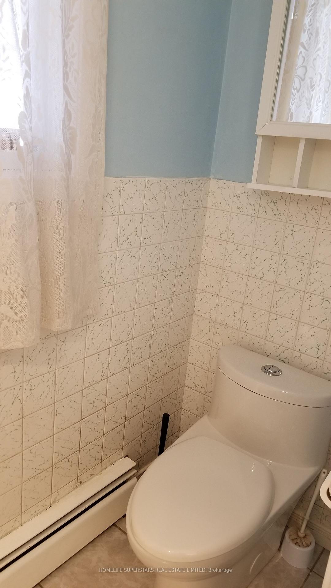 Photo 11 of 5532 Drummond Road, Niagara Falls, Hospital — HOMEH
