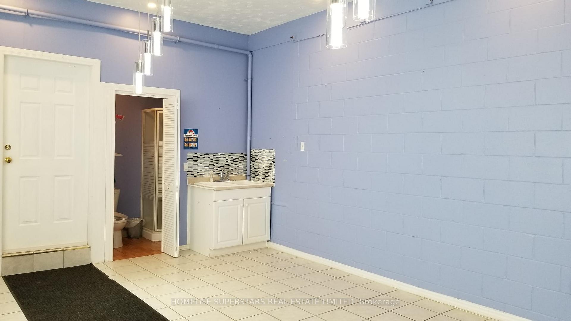 Photo 14 of 5532 Drummond Road, Niagara Falls, Hospital — HOMEH