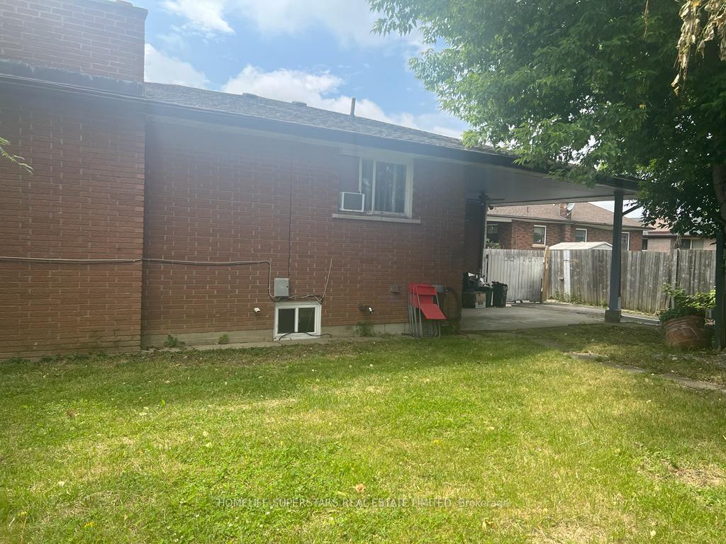 Photo 18 of 5532 Drummond Road, Niagara Falls, Hospital — HOMEH