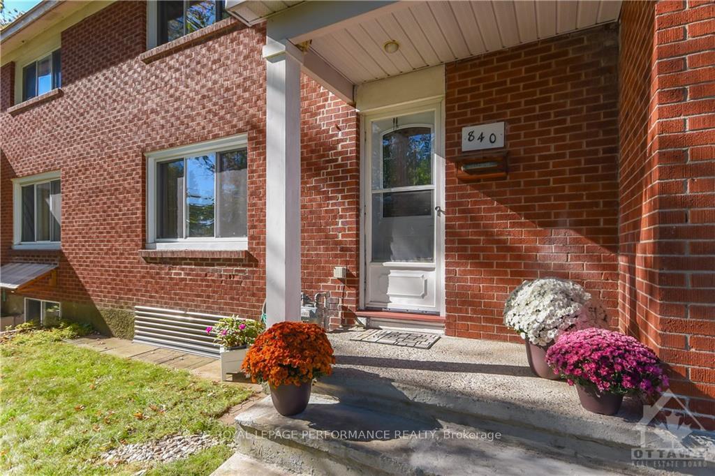 Photo 2 of 840 Cummings Avenue, Ottawa, Castle Heights/Rideau High — HOMEH