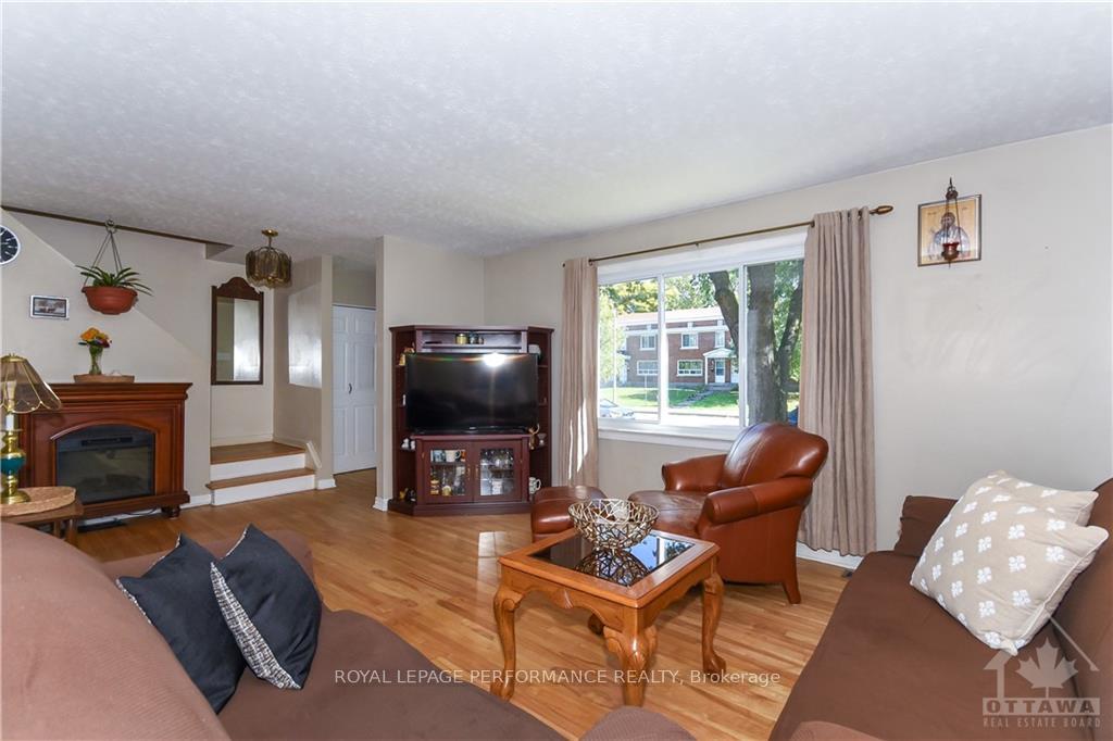 Photo 3 of 840 Cummings Avenue, Ottawa, Castle Heights/Rideau High — HOMEH