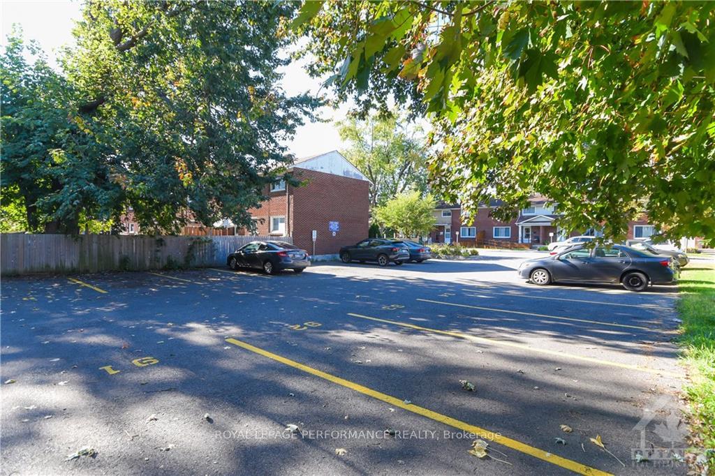 Photo 10 of 840 Cummings Avenue, Ottawa, Castle Heights/Rideau High — HOMEH