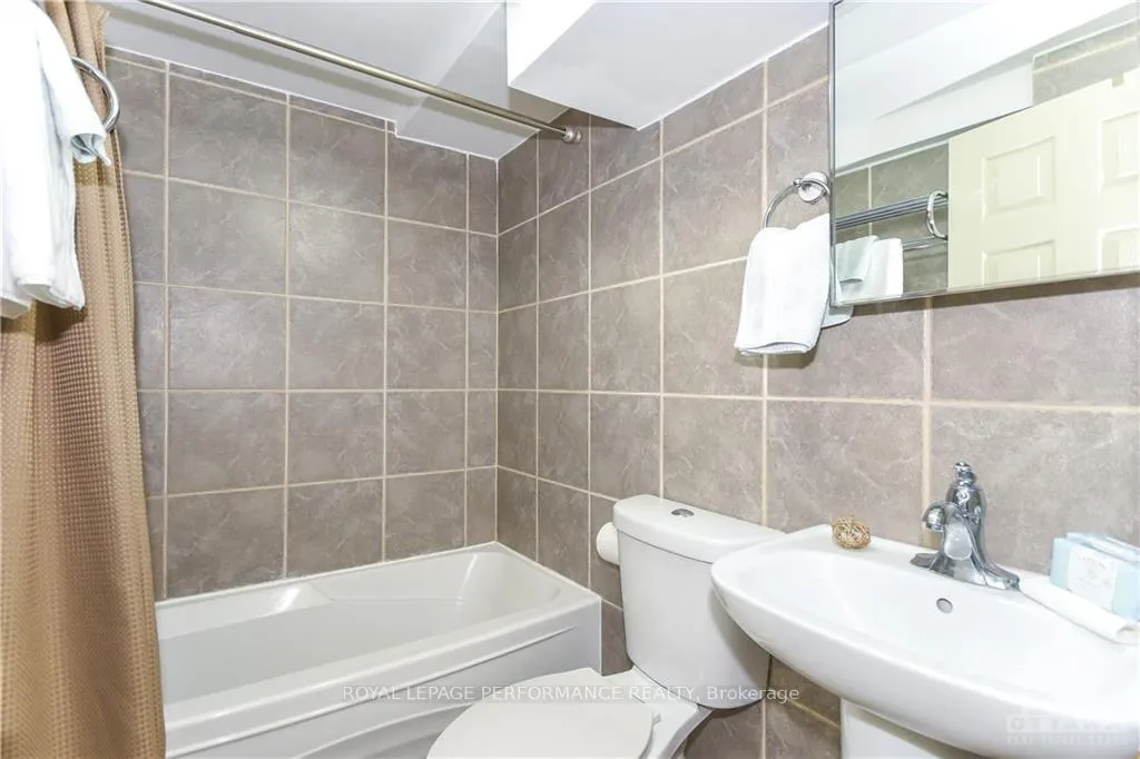 Photo 24 of 840 Cummings Avenue, Ottawa, Castle Heights/Rideau High — HOMEH