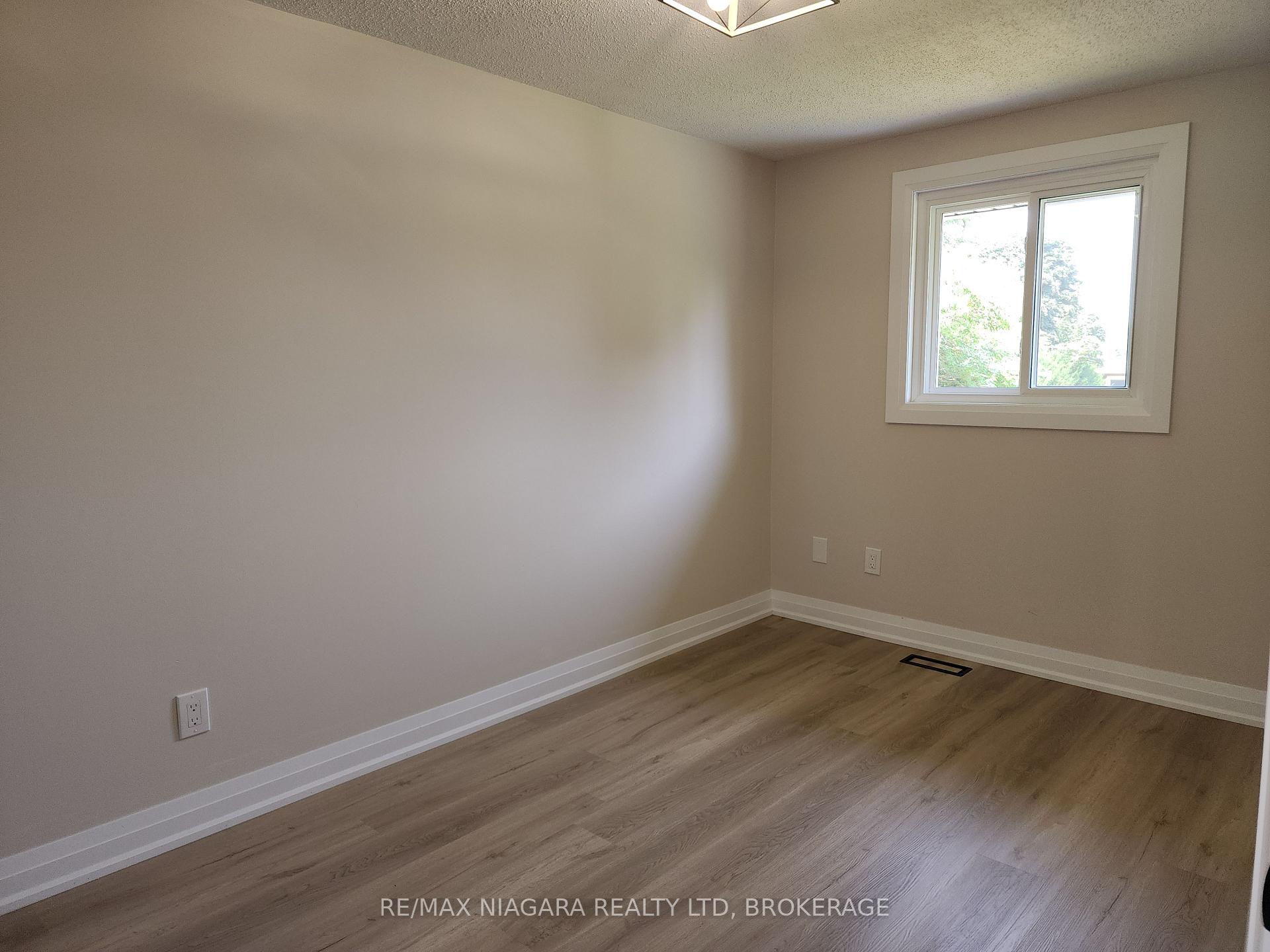 Photo 13 of 6781 Dawson Street, Niagara Falls, Morrison — HOMEH
