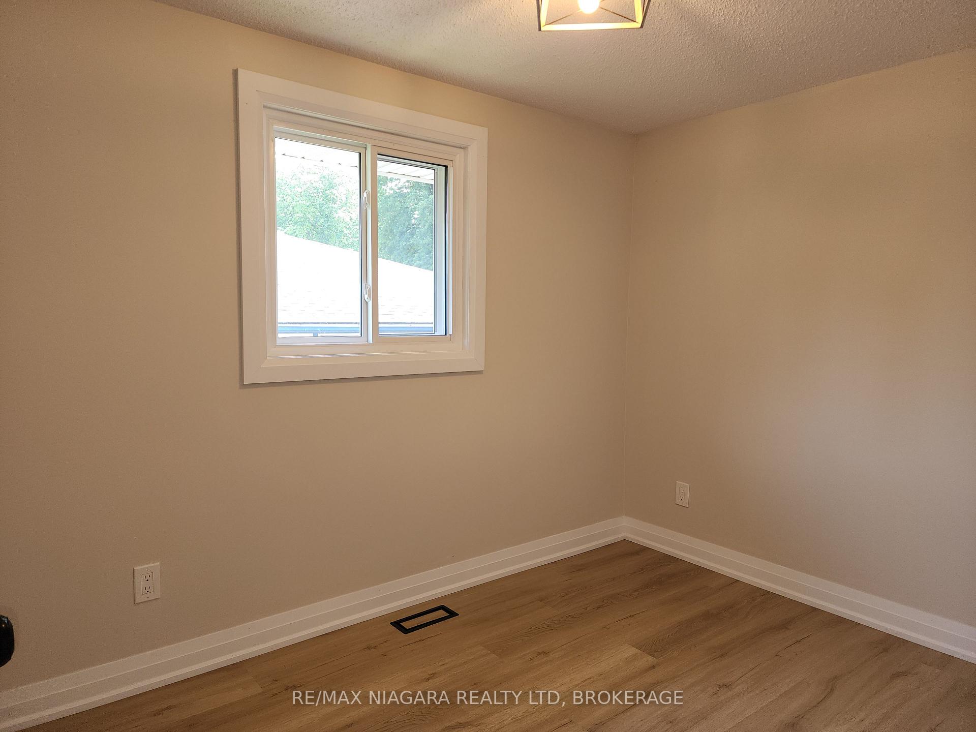 Photo 14 of 6781 Dawson Street, Niagara Falls, Morrison — HOMEH