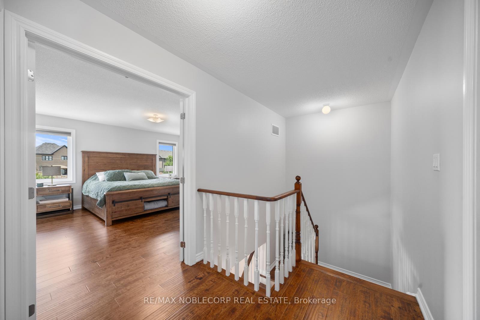 Photo 21 of 215 Strachan Trail, New Tecumseth, Beeton — HOMEH