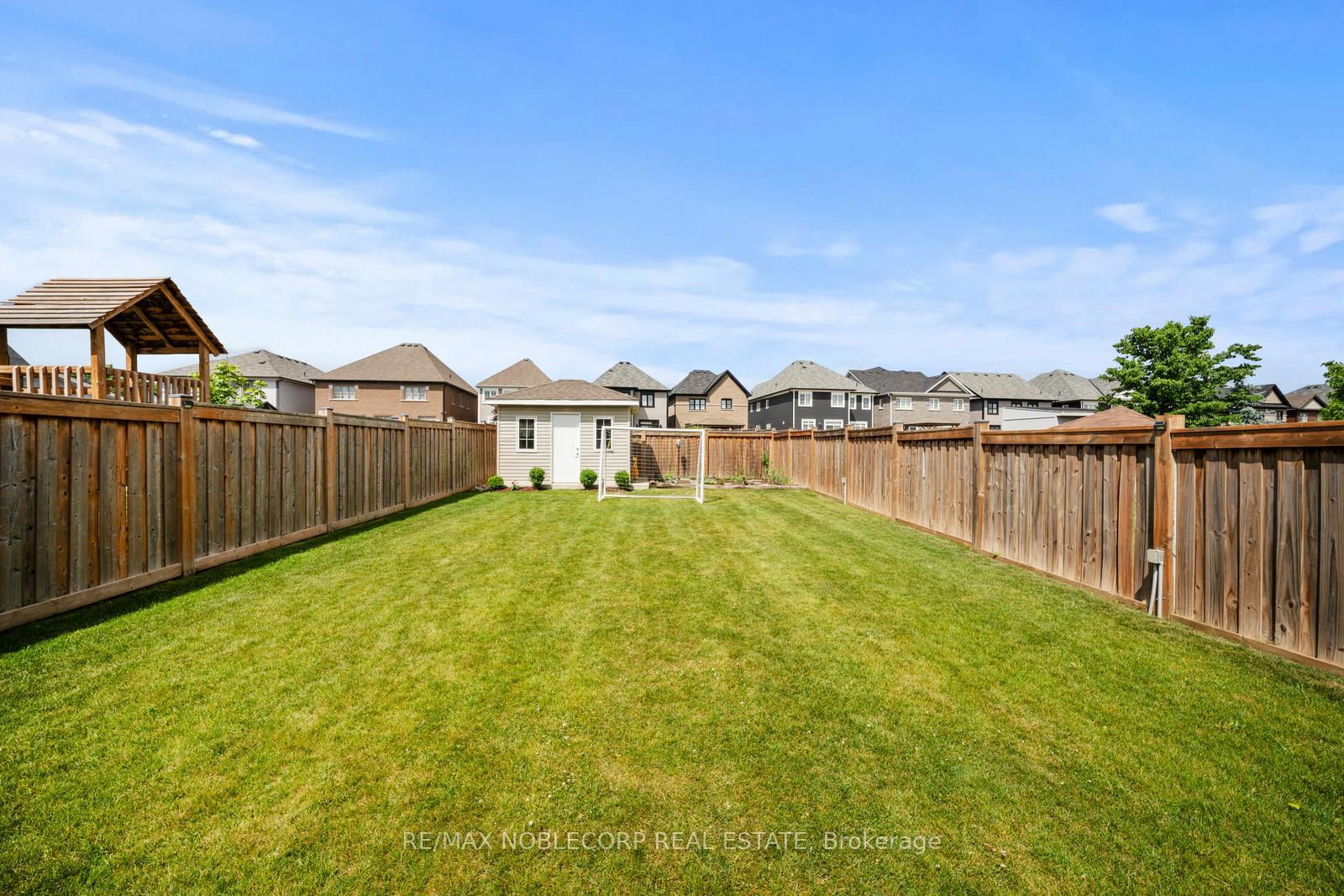 Photo 40 of 215 Strachan Trail, New Tecumseth, Beeton — HOMEH