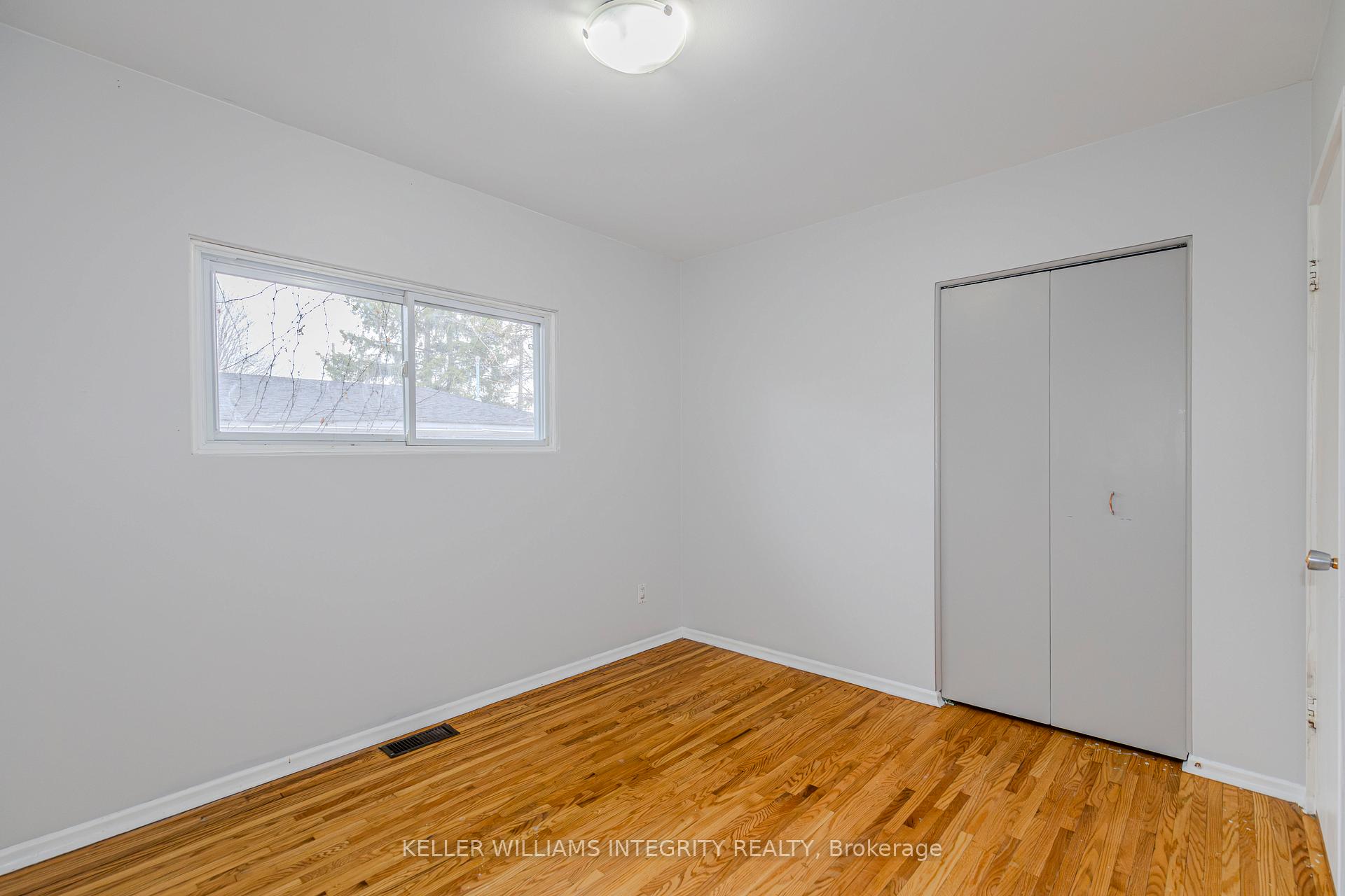 Photo 6 of 1402 Major Road, Ottawa, Bilberry Creek/Queenswood Heights — HOMEH