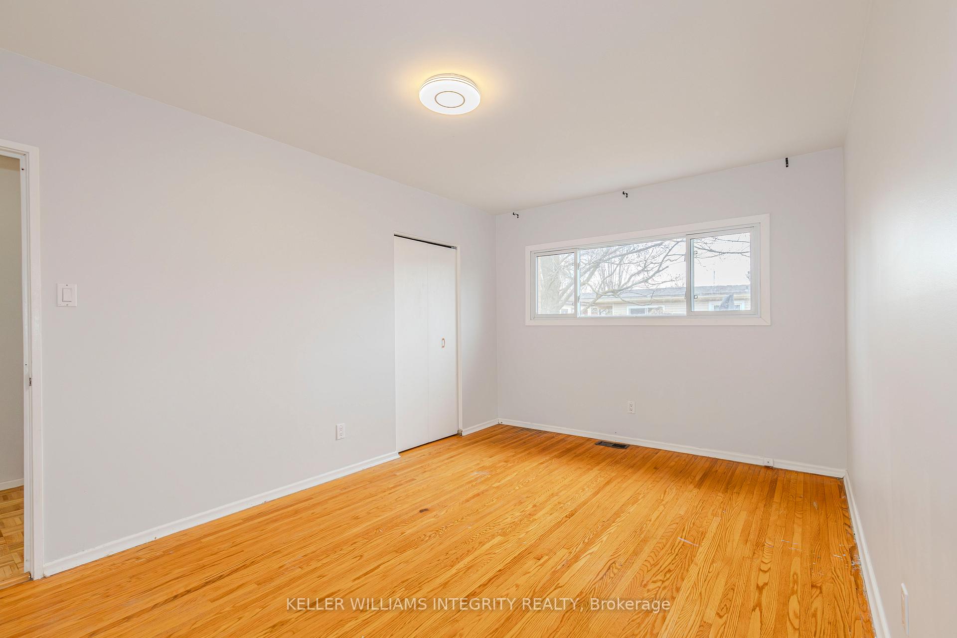Photo 10 of 1402 Major Road, Ottawa, Bilberry Creek/Queenswood Heights — HOMEH