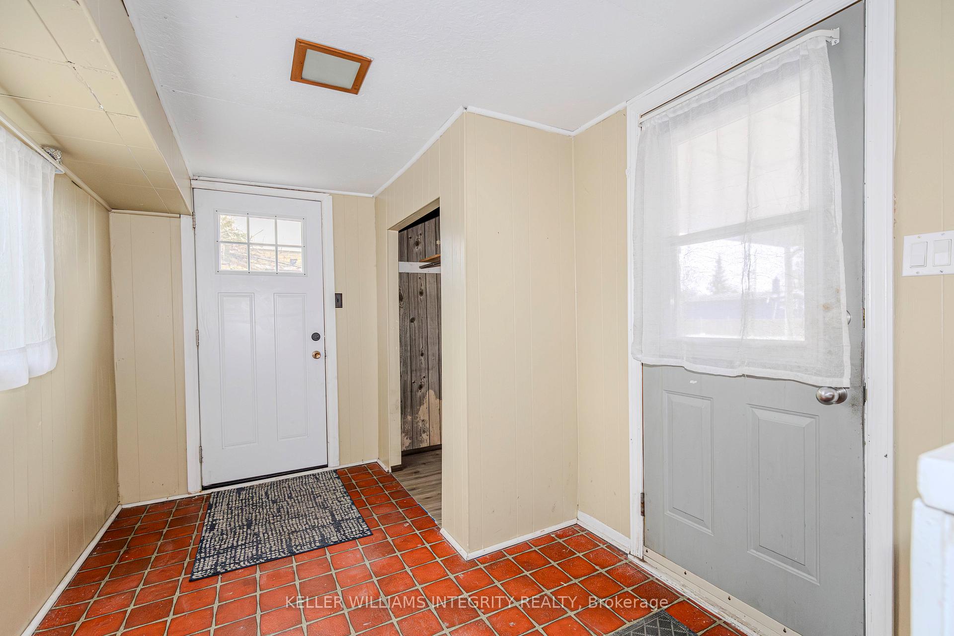 Photo 12 of 1402 Major Road, Ottawa, Bilberry Creek/Queenswood Heights — HOMEH