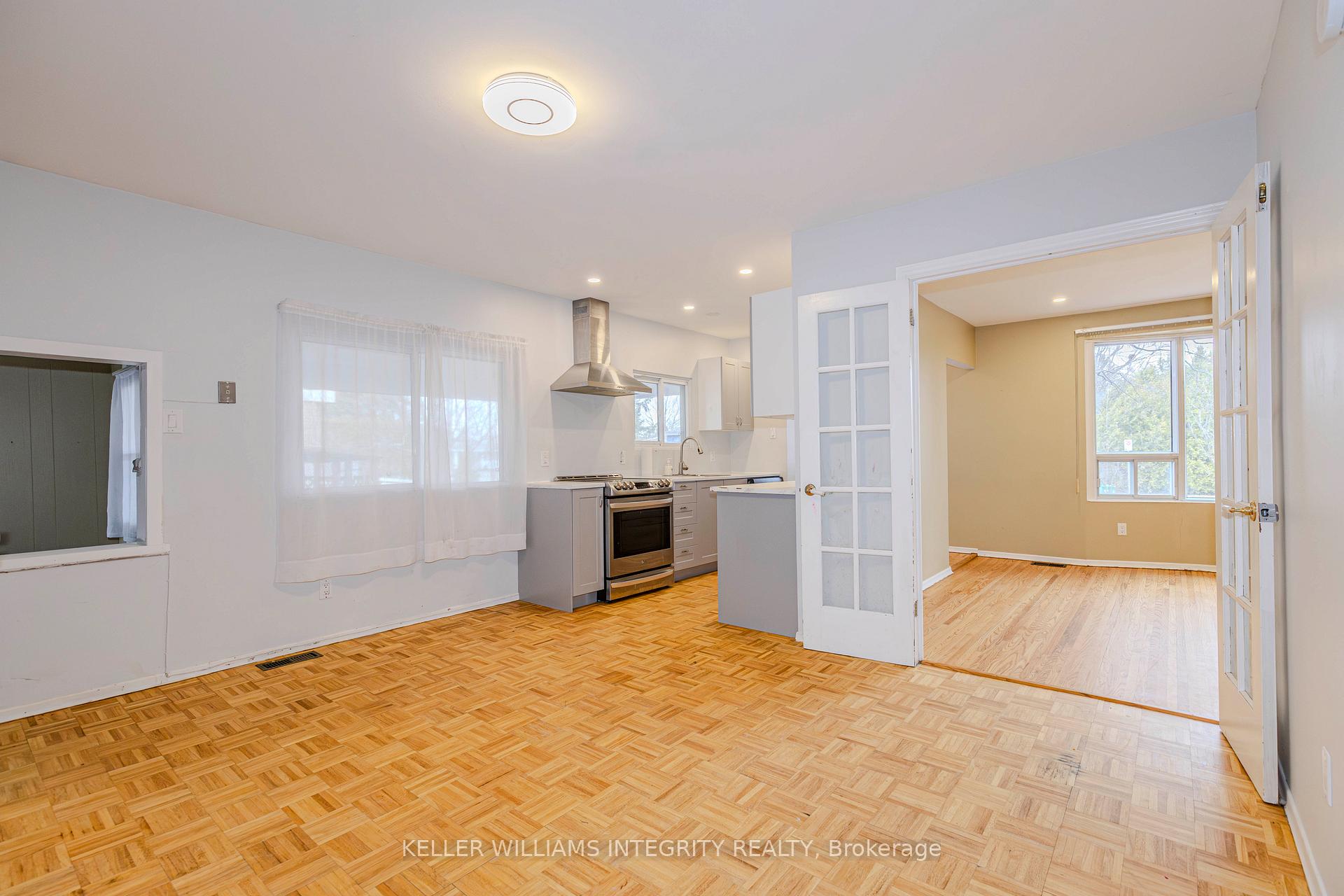 Photo 17 of 1402 Major Road, Ottawa, Bilberry Creek/Queenswood Heights — HOMEH