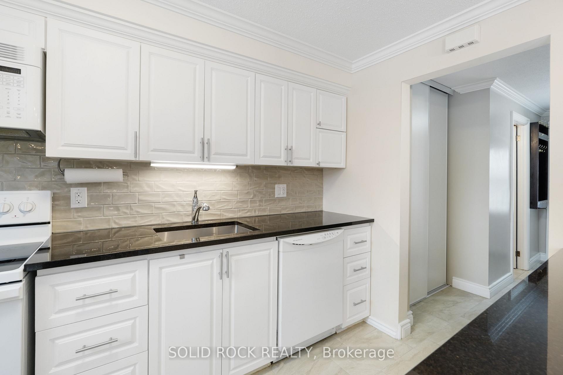 Photo 15 of 386 Vince Drive, Ottawa, Bilberry Creek/Queenswood Heights — HOMEH