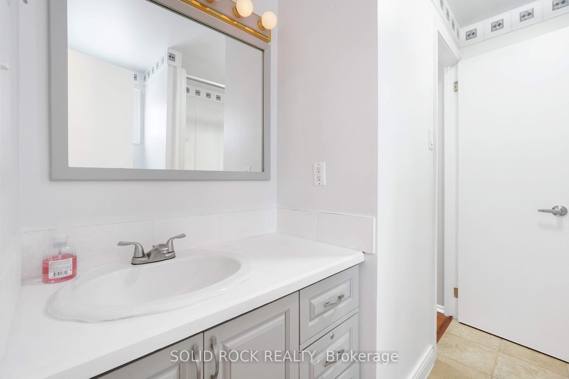 Photo 23 of 386 Vince Drive, Ottawa, Bilberry Creek/Queenswood Heights — HOMEH