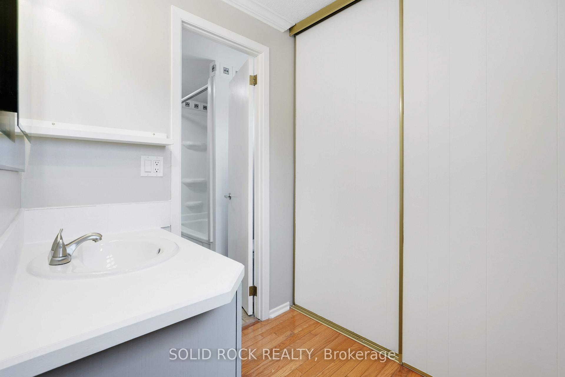 Photo 24 of 386 Vince Drive, Ottawa, Bilberry Creek/Queenswood Heights — HOMEH