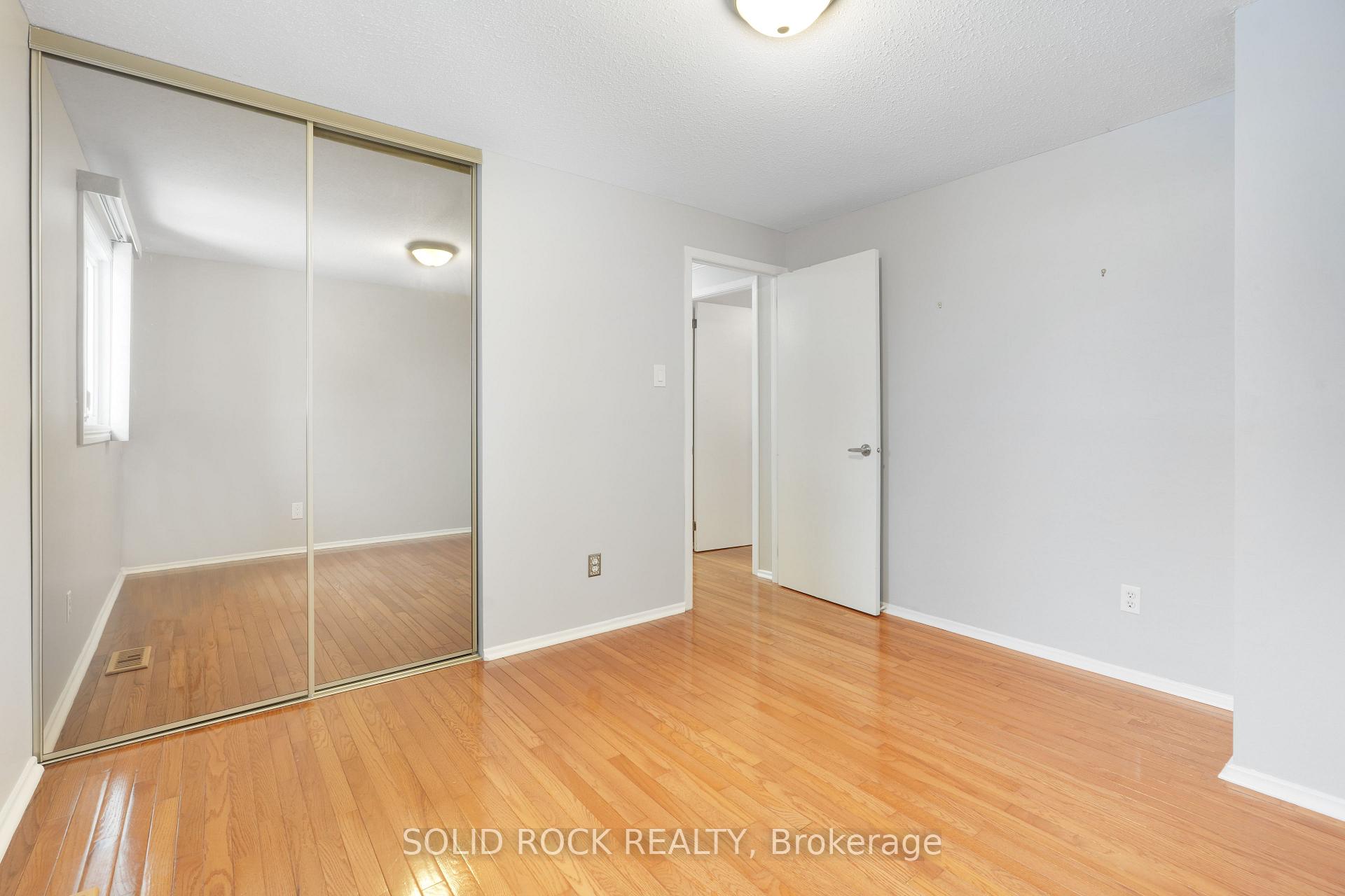Photo 26 of 386 Vince Drive, Ottawa, Bilberry Creek/Queenswood Heights — HOMEH