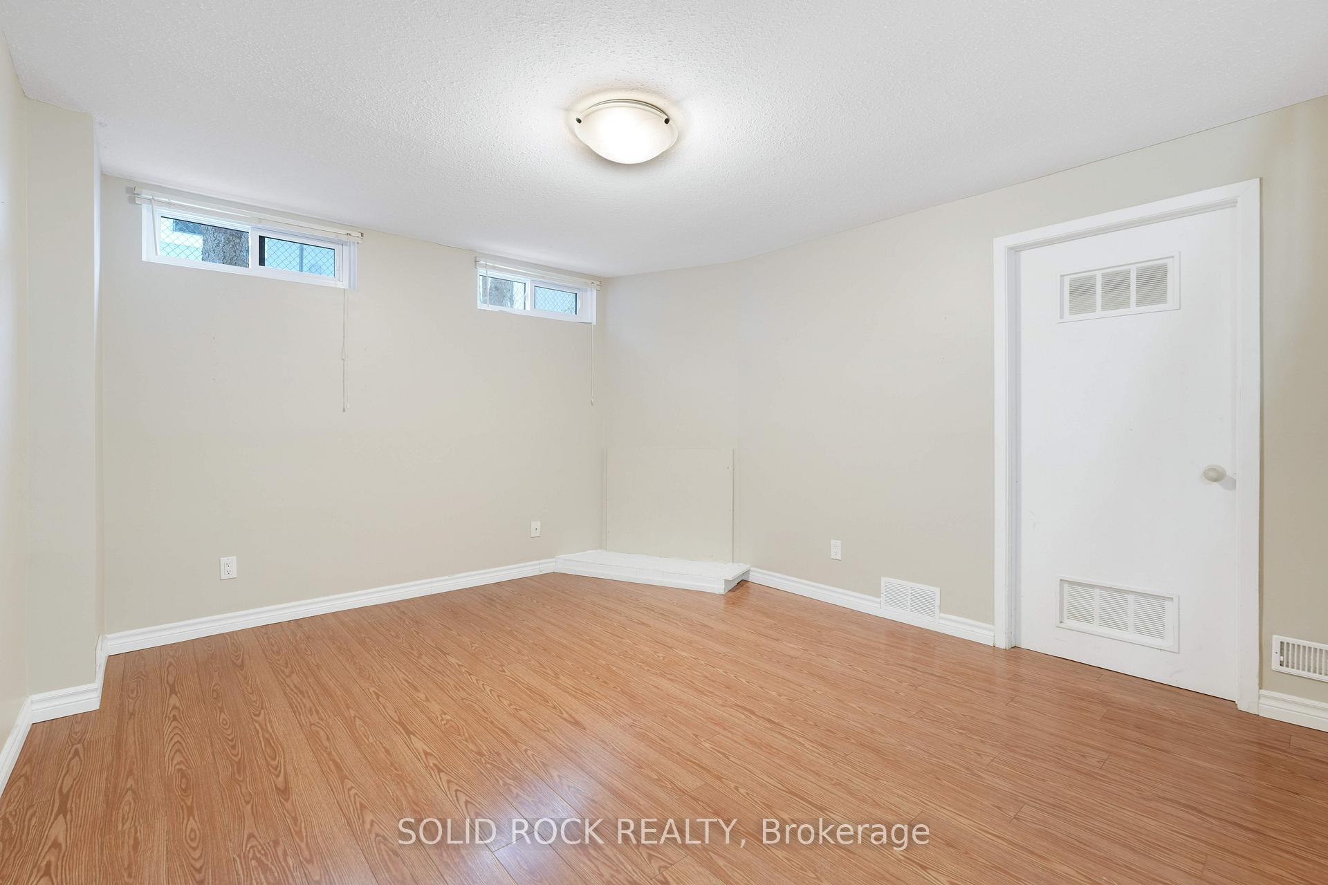 Photo 29 of 386 Vince Drive, Ottawa, Bilberry Creek/Queenswood Heights — HOMEH