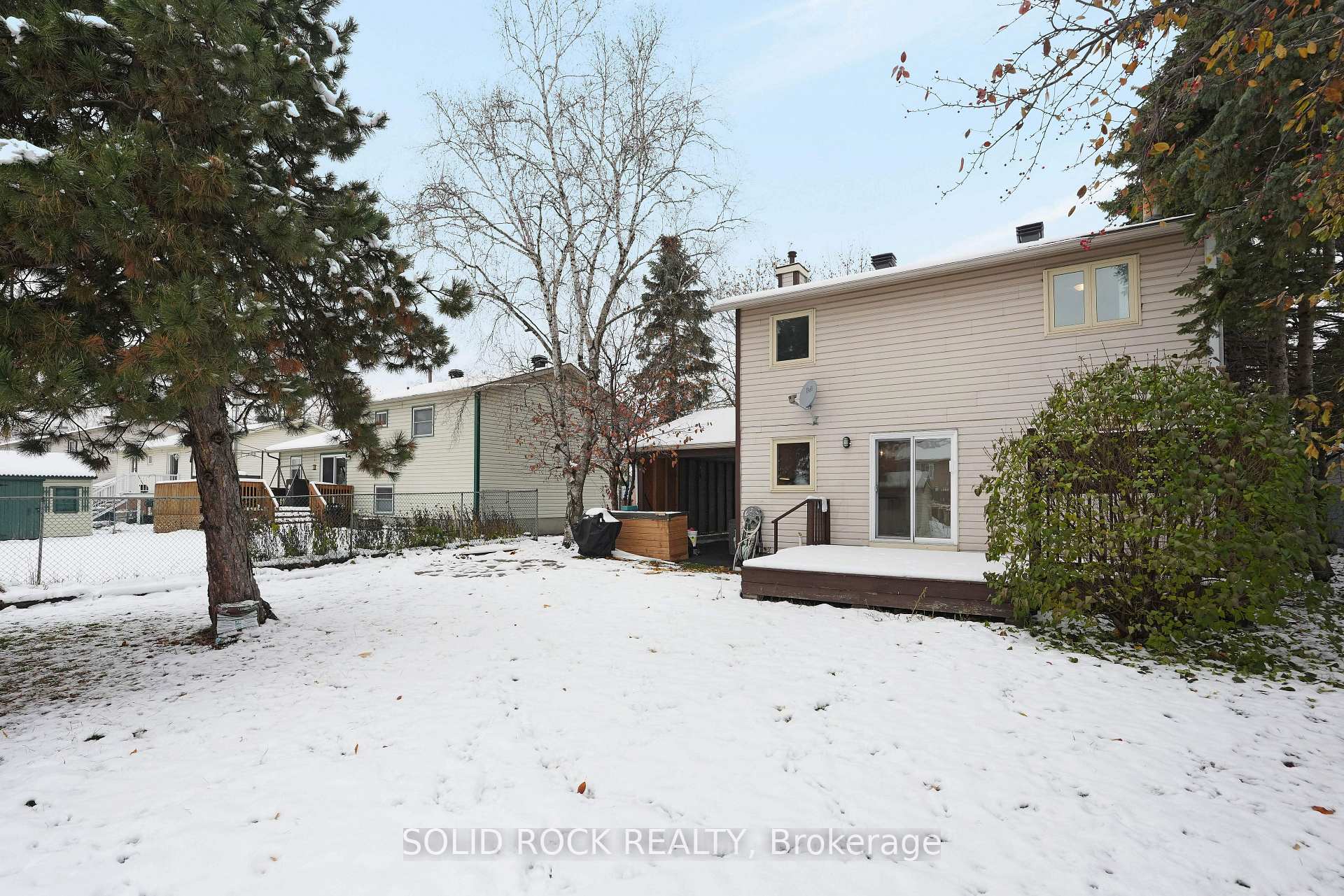 Photo 36 of 386 Vince Drive, Ottawa, Bilberry Creek/Queenswood Heights — HOMEH