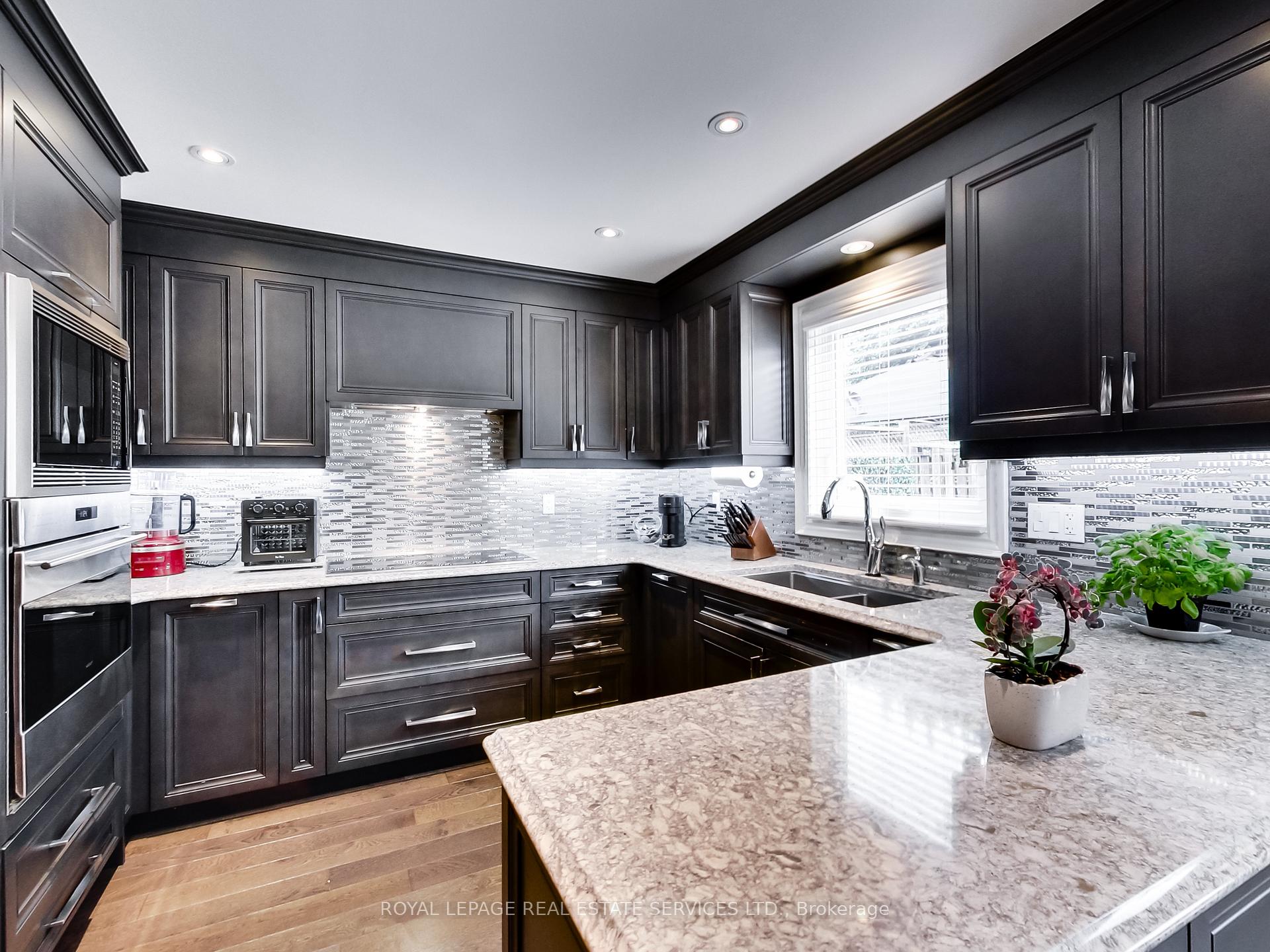 Photo 5 of 3506 Pintail Circle, Mississauga, Lisgar — HOMEH