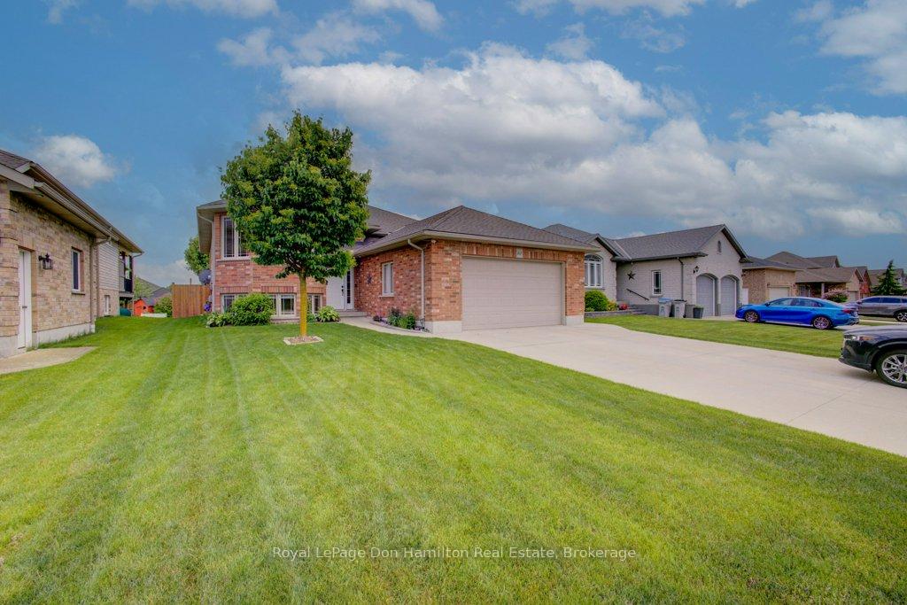 Photo 2 of 160 Armstrong Street W, North Perth, Listowel — HOMEH