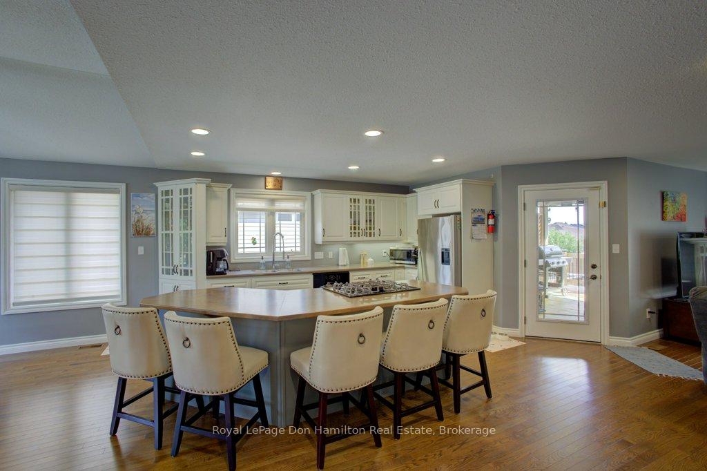 Photo 6 of 160 Armstrong Street W, North Perth, Listowel — HOMEH
