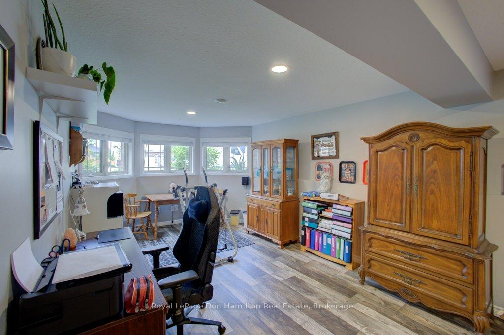 Photo 19 of 160 Armstrong Street W, North Perth, Listowel — HOMEH