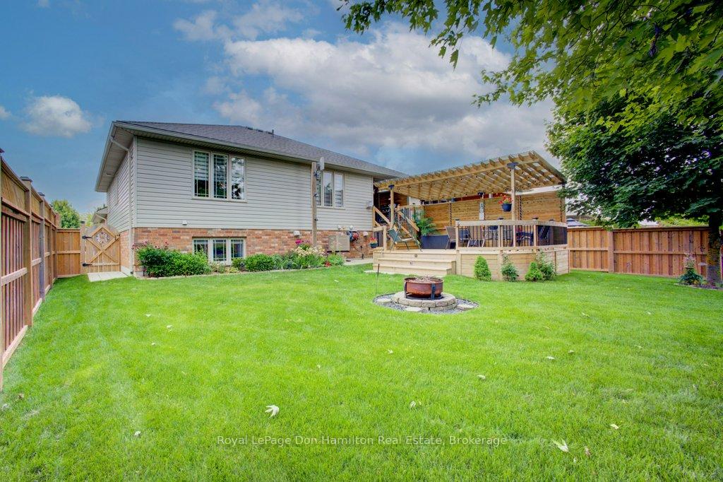 Photo 25 of 160 Armstrong Street W, North Perth, Listowel — HOMEH