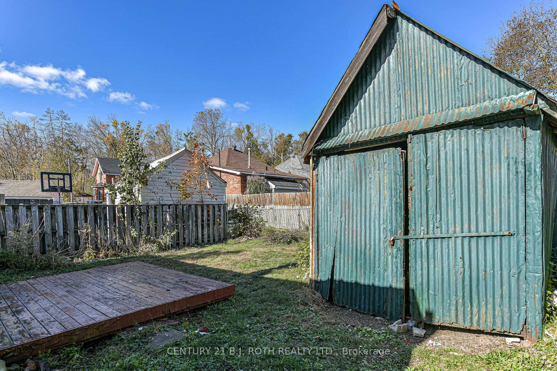 Photo 3 of 136 Coldwater Road W, Orillia — HOMEH