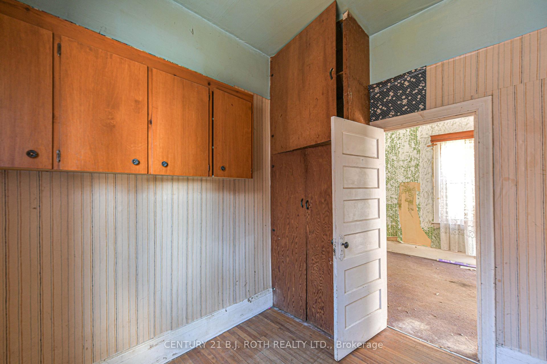 Photo 13 of 136 Coldwater Road W, Orillia — HOMEH