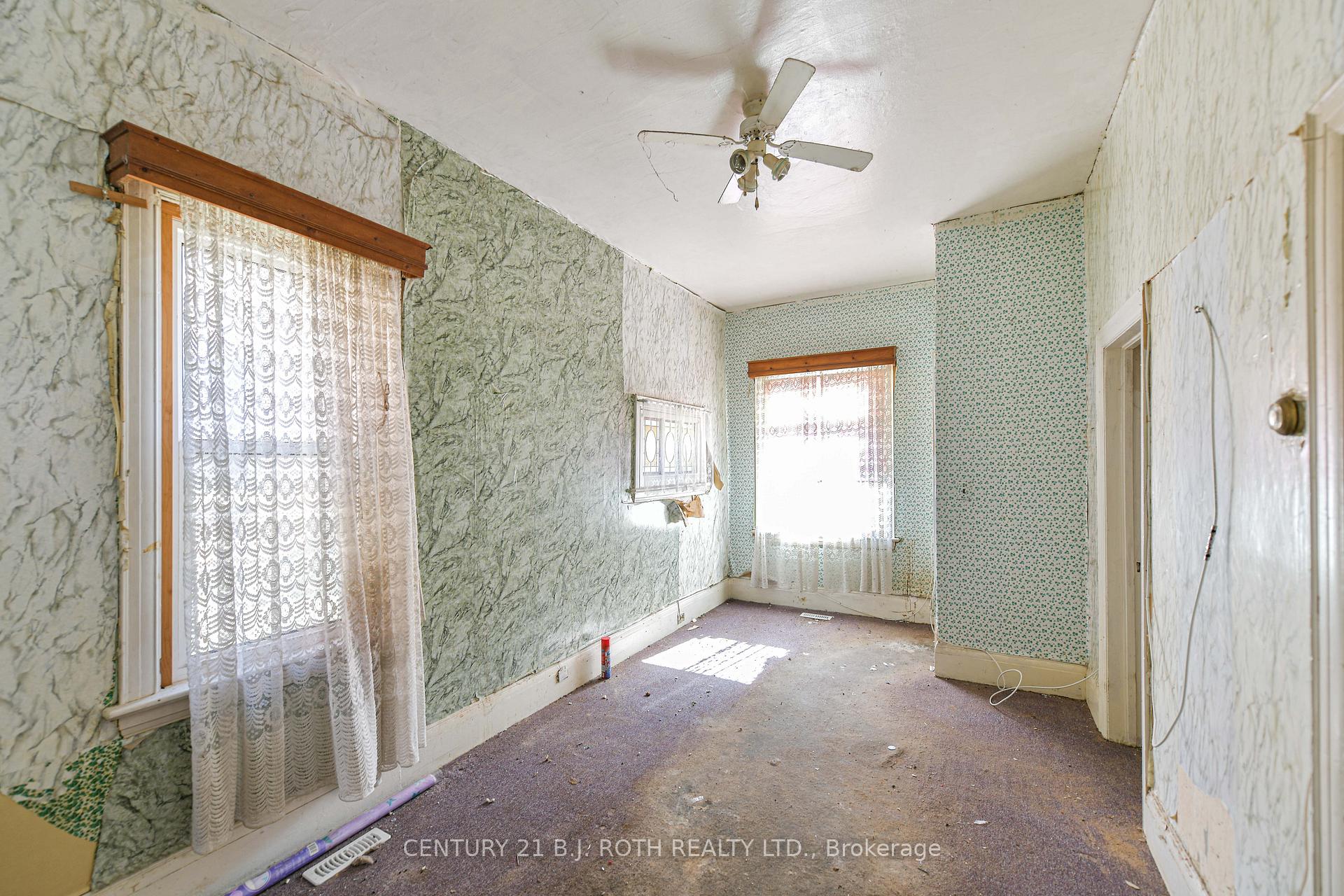 Photo 14 of 136 Coldwater Road W, Orillia — HOMEH