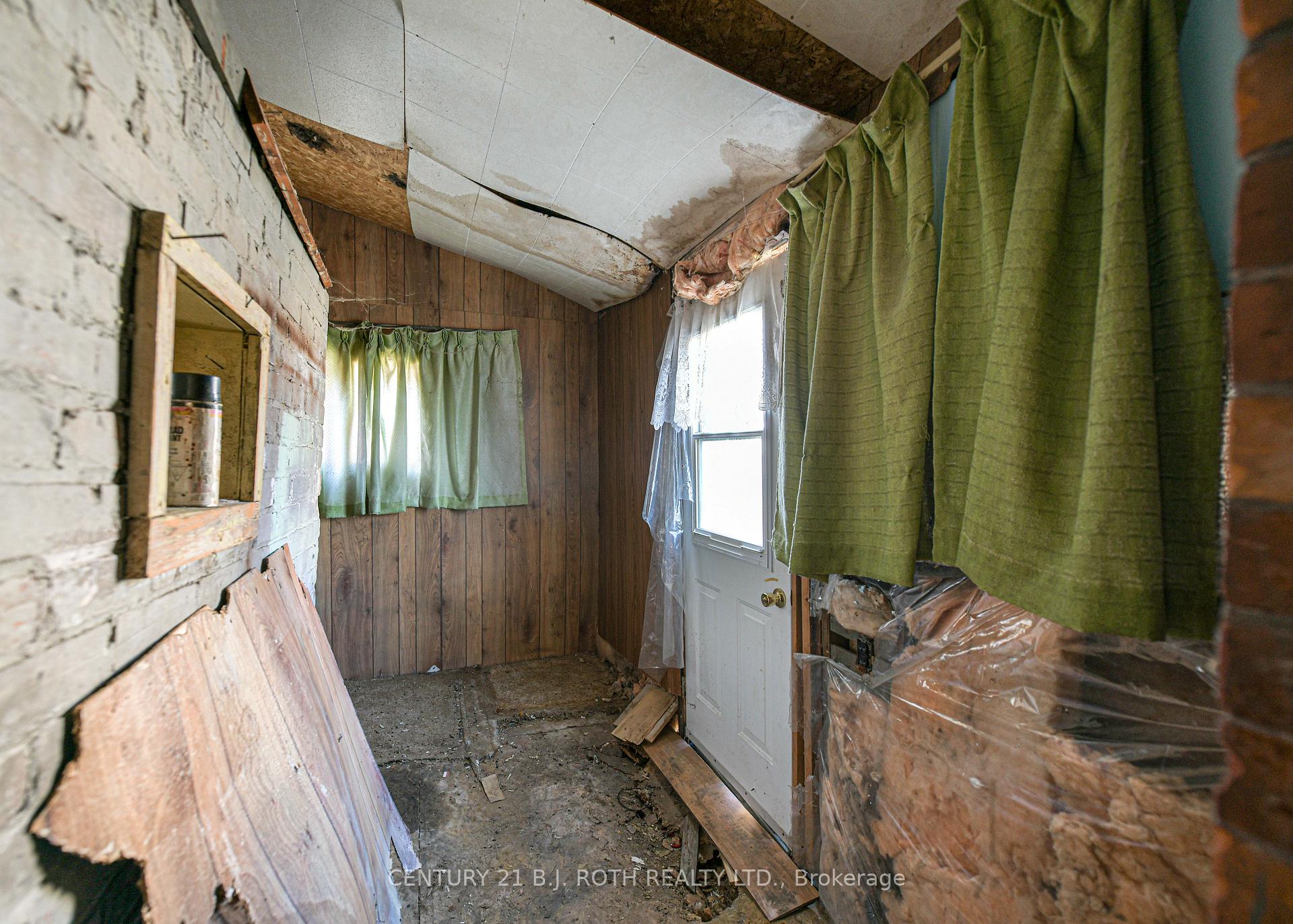 Photo 20 of 136 Coldwater Road W, Orillia — HOMEH