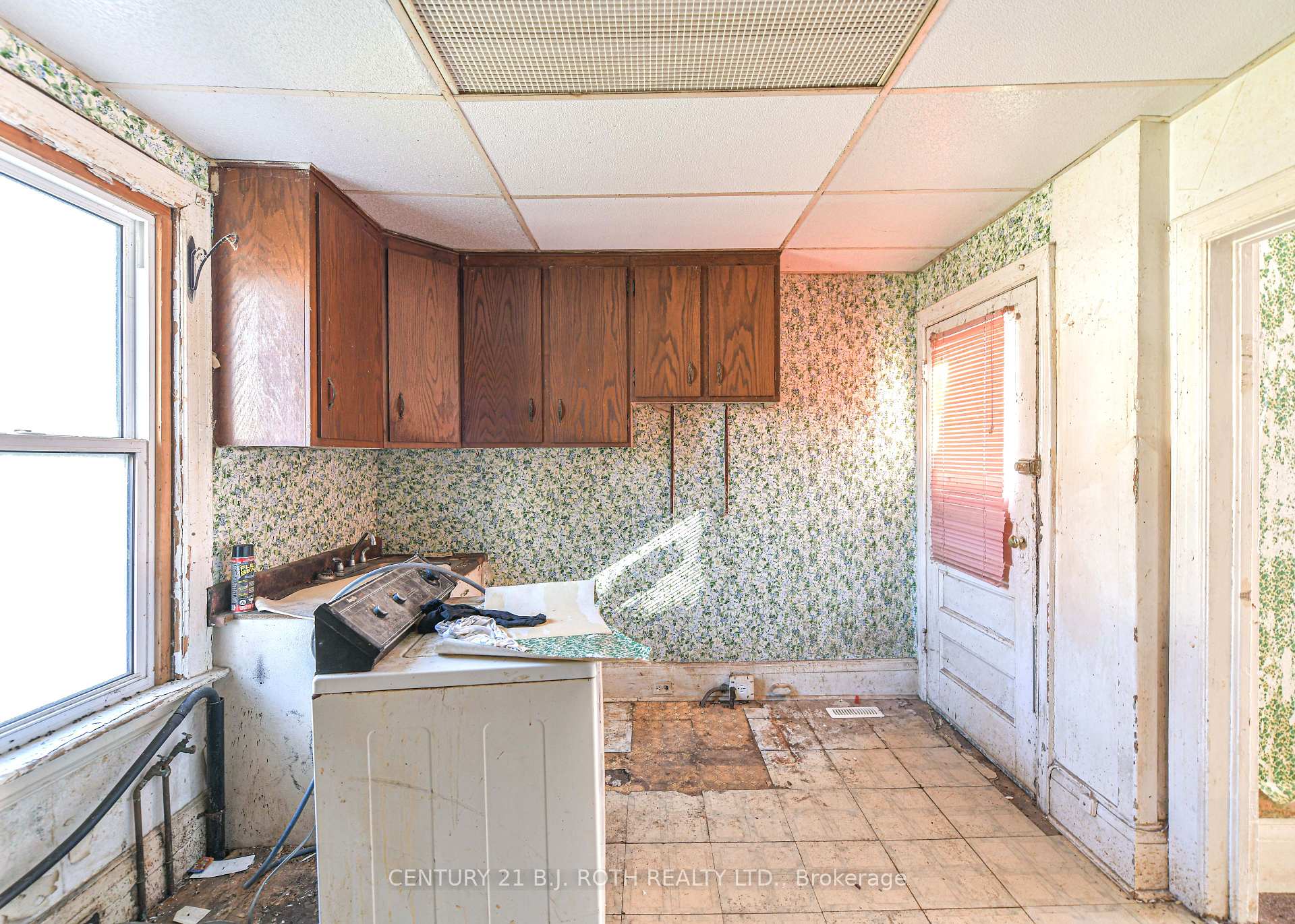 Photo 23 of 136 Coldwater Road W, Orillia — HOMEH