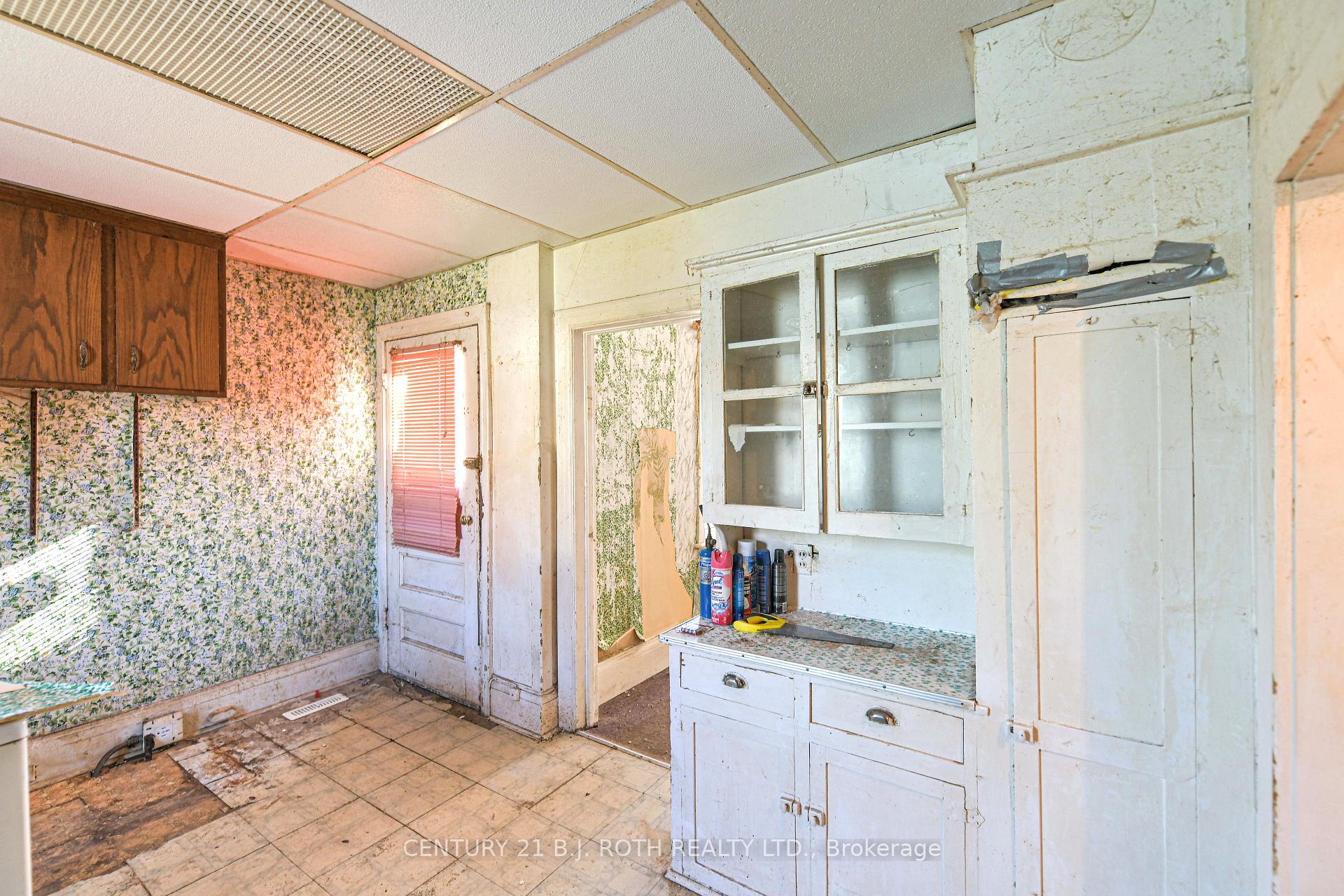Photo 24 of 136 Coldwater Road W, Orillia — HOMEH