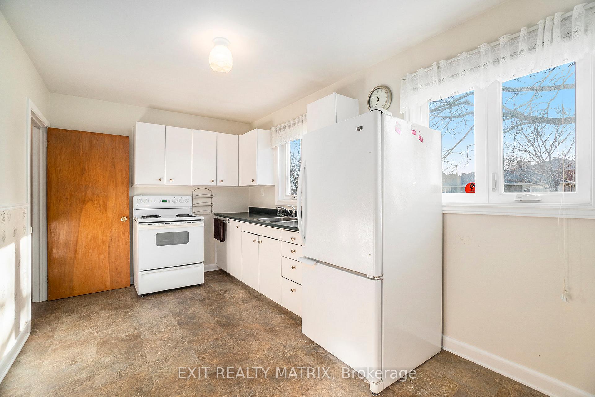 Photo 4 of 629 Gardenvale Road, Ottawa, Castle Heights/Rideau High — HOMEH