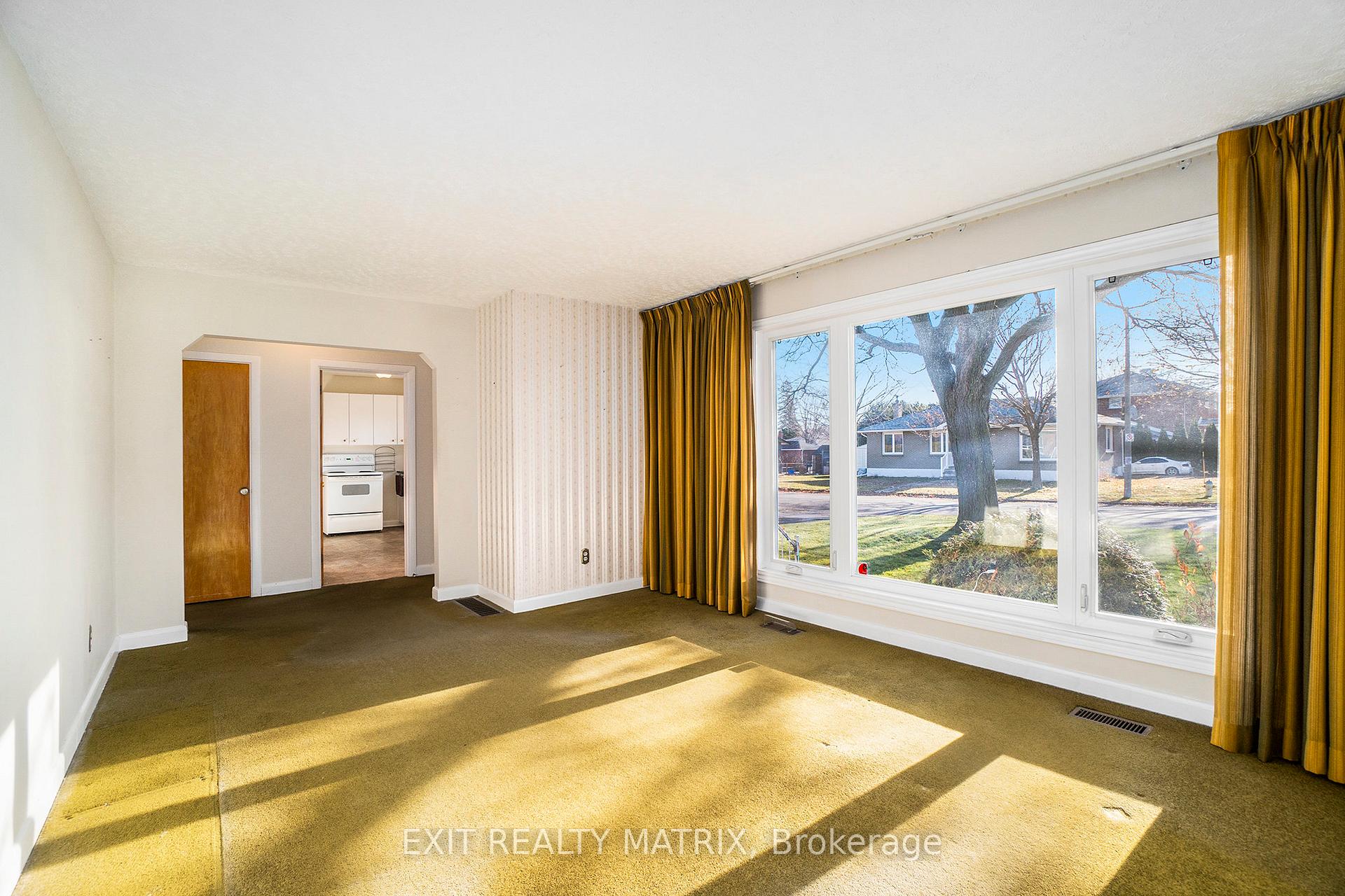 Photo 11 of 629 Gardenvale Road, Ottawa, Castle Heights/Rideau High — HOMEH