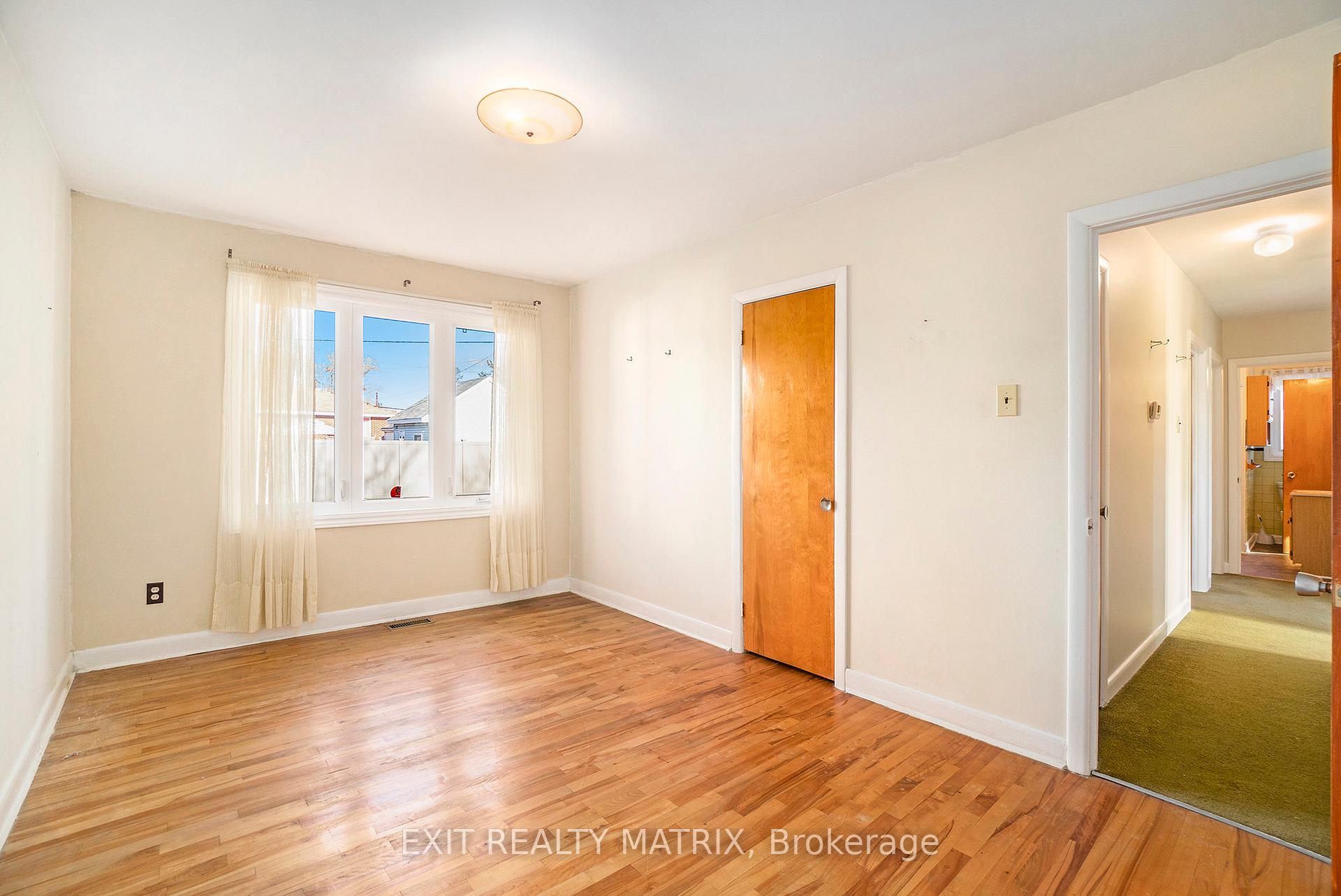 Photo 12 of 629 Gardenvale Road, Ottawa, Castle Heights/Rideau High — HOMEH