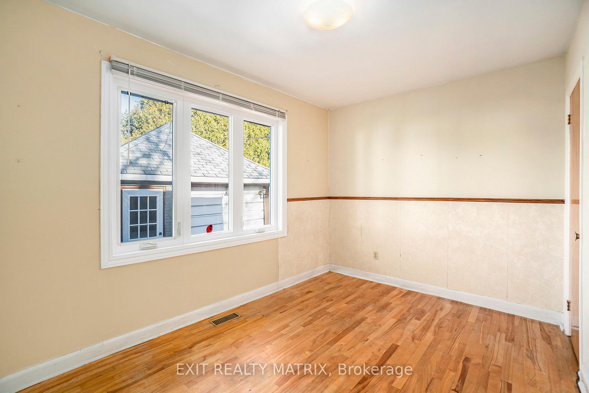 Photo 16 of 629 Gardenvale Road, Ottawa, Castle Heights/Rideau High — HOMEH
