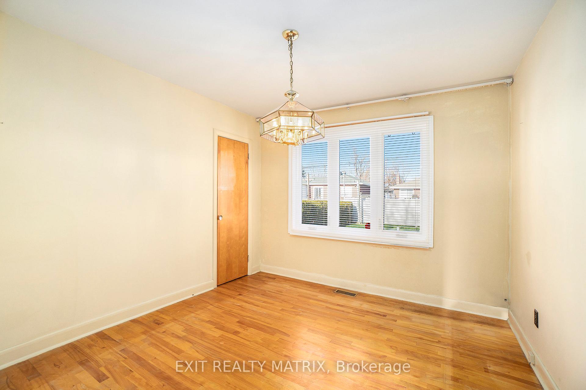 Photo 17 of 629 Gardenvale Road, Ottawa, Castle Heights/Rideau High — HOMEH