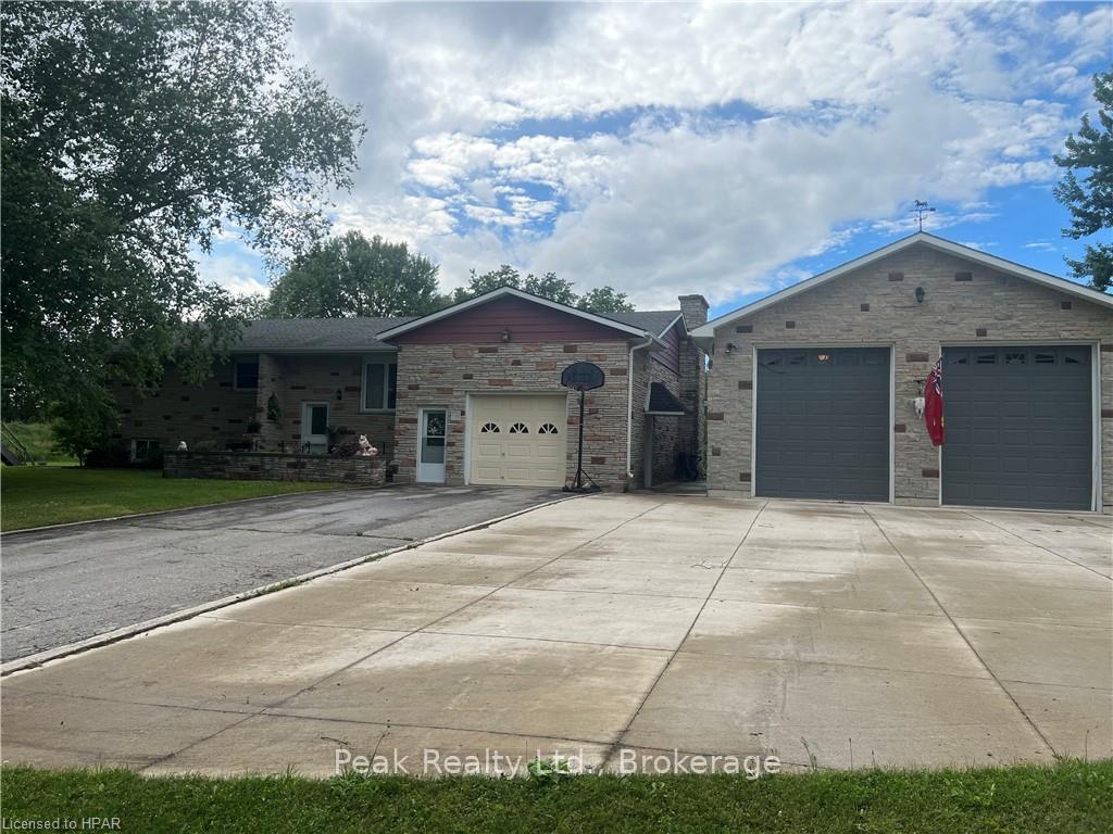 Photo 2 of 734 Josephine Street N, North Huron, Wingham — HOMEH