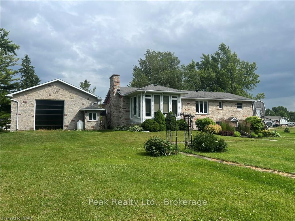 Photo 3 of 734 Josephine Street N, North Huron, Wingham — HOMEH