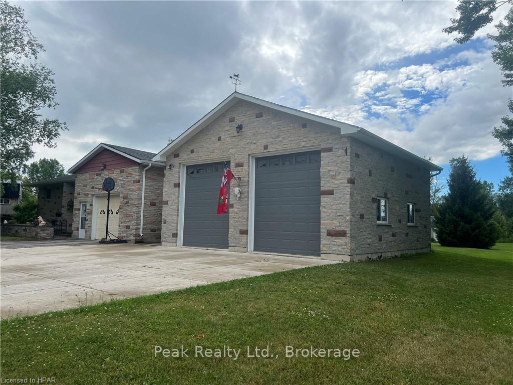 Photo 6 of 734 Josephine Street N, North Huron, Wingham — HOMEH