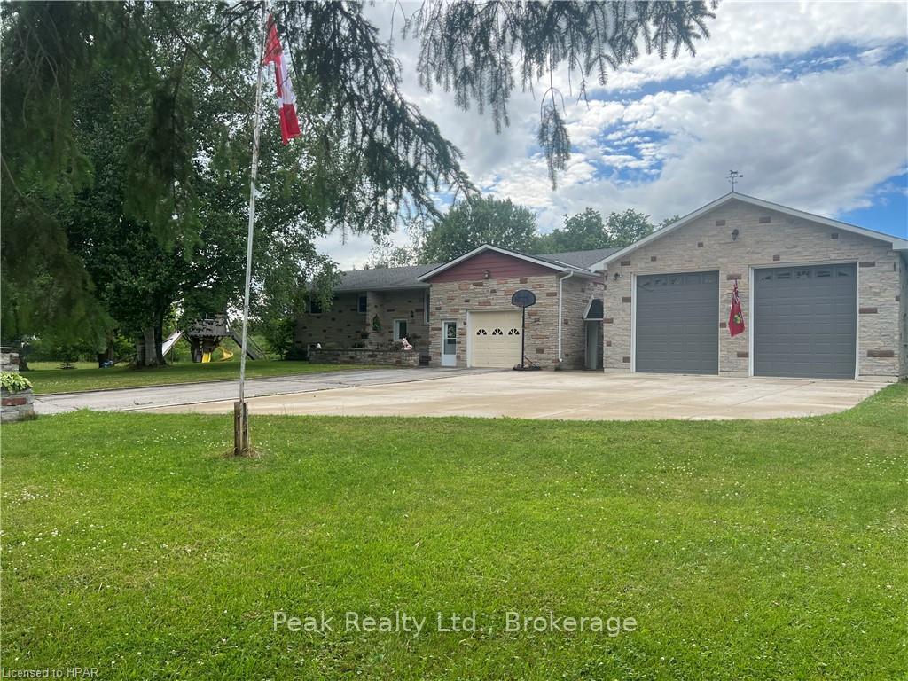 Photo 8 of 734 Josephine Street N, North Huron, Wingham — HOMEH