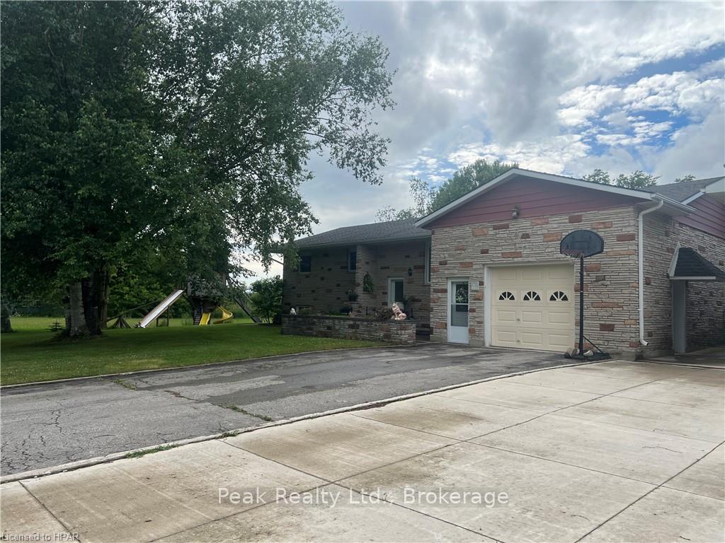 Photo 9 of 734 Josephine Street N, North Huron, Wingham — HOMEH