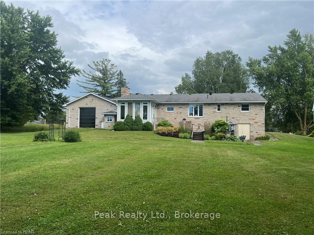 Photo 13 of 734 Josephine Street N, North Huron, Wingham — HOMEH