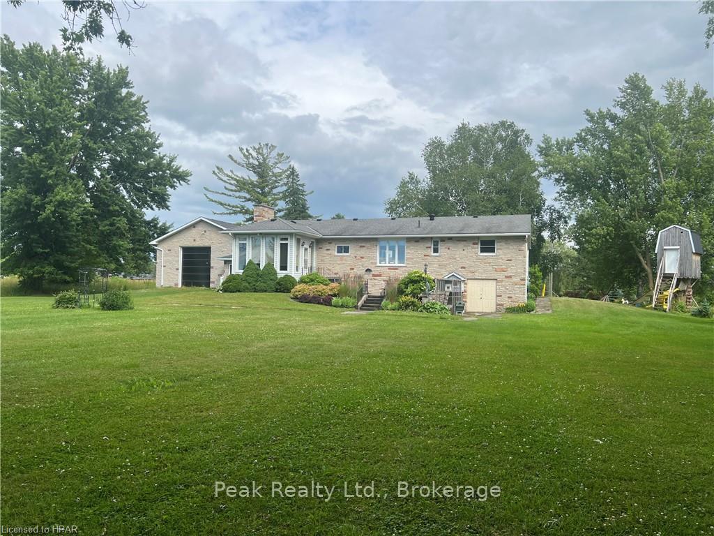 Photo 17 of 734 Josephine Street N, North Huron, Wingham — HOMEH