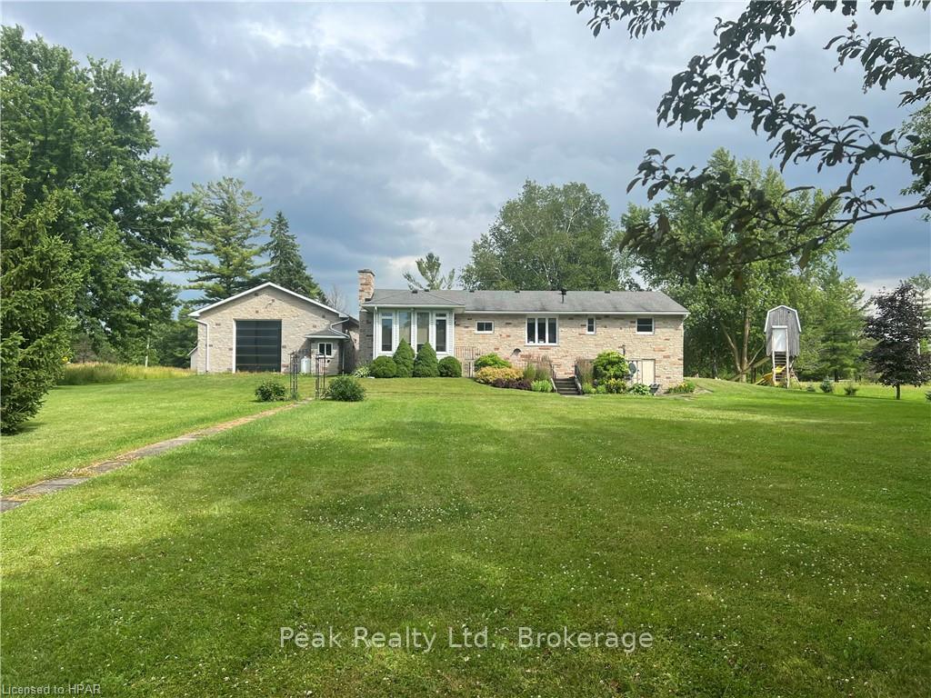 Photo 18 of 734 Josephine Street N, North Huron, Wingham — HOMEH