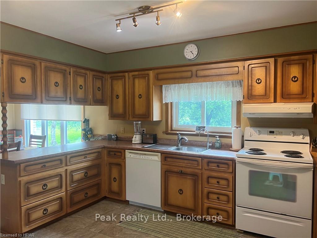 Photo 29 of 734 Josephine Street N, North Huron, Wingham — HOMEH