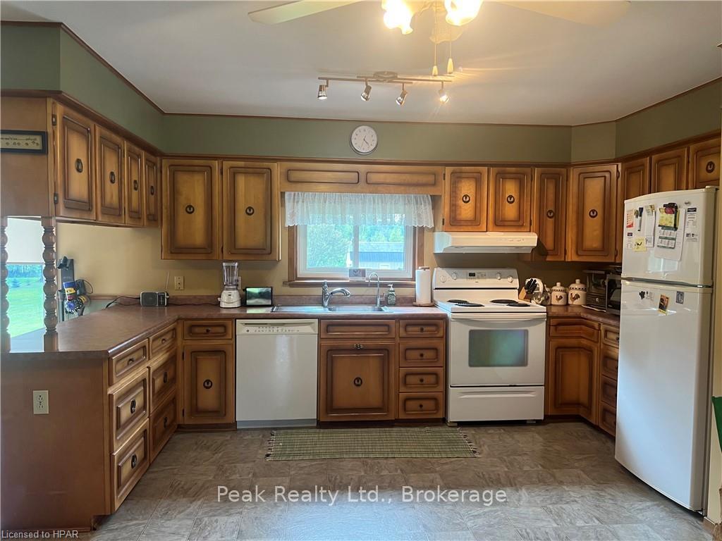 Photo 30 of 734 Josephine Street N, North Huron, Wingham — HOMEH