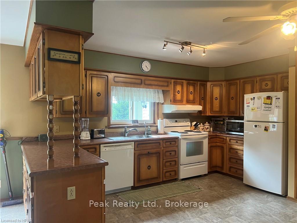 Photo 31 of 734 Josephine Street N, North Huron, Wingham — HOMEH