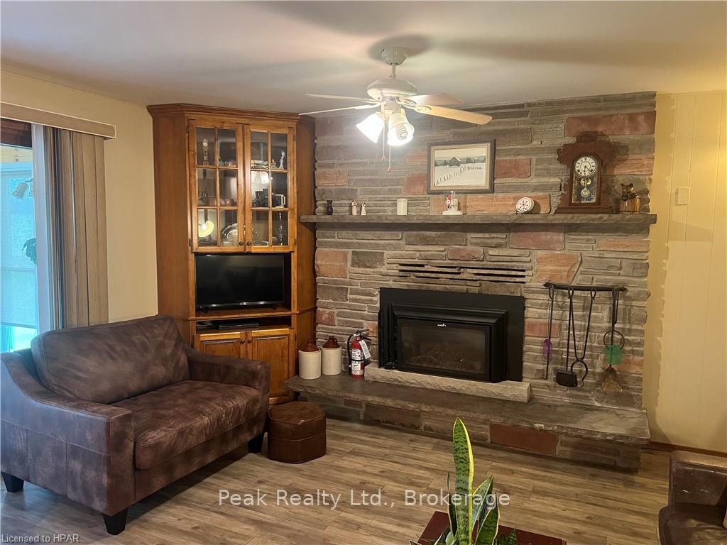 Photo 33 of 734 Josephine Street N, North Huron, Wingham — HOMEH
